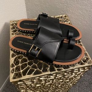 Vince Camuto size 7.5M sandals - new